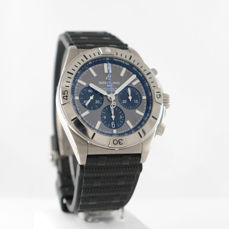 Breitling · Chronomat B01 42 — 1 / 8 Breitling · Chronomat B01 42 — 1 / 8