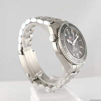 Omega · Seamaster Planet Ocean — 4 / 9 Omega · Seamaster Planet Ocean — 4 / 9