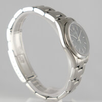 Rolex · Oyster Medium — 5 / 7 Rolex · Oyster Medium — 5 / 7