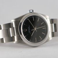 Rolex · Oyster Medium — 7 / 7 Rolex · Oyster Medium — 7 / 7