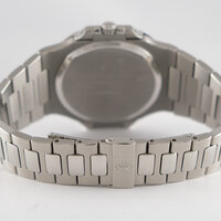 Patek Philippe · Nautilus Jumbo — 7 / 7 Patek Philippe · Nautilus Jumbo — 7 / 7