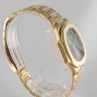 Patek Philippe · Nautilus — 7 / 10