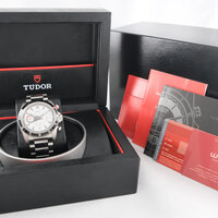 Tudor · Grandtour — 3 / 8 Tudor · Grandtour — 3 / 8