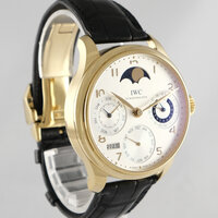 IWC · Portugieser Ewiger Kalender — 2 / 8 IWC · Portugieser Ewiger Kalender — 2 / 8