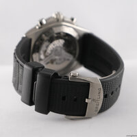 Breitling · Chronomat B01 42 — 4 / 8 Breitling · Chronomat B01 42 — 4 / 8