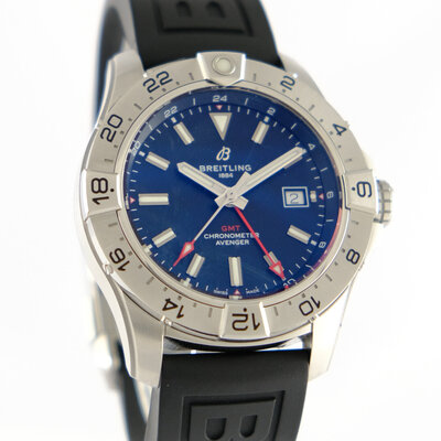 Breitling · Avenger GMT 44