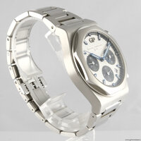 Girard Perregaux · Laureato Chrono — 7 / 9 Girard Perregaux · Laureato Chrono — 7 / 9