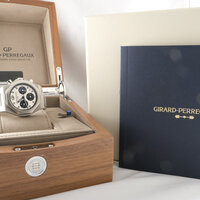 Girard Perregaux · Laureato Chrono — 3 / 9 Girard Perregaux · Laureato Chrono — 3 / 9