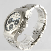 Girard Perregaux · Laureato Chrono — 6 / 9 Girard Perregaux · Laureato Chrono — 6 / 9