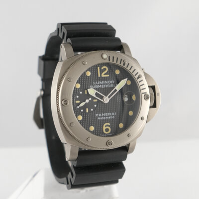 Panerai · Luminor Submersible