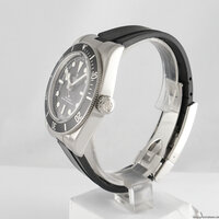 Tudor · Black Bay — 6 / 9