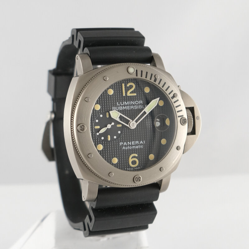 Panerai · Luminor Submersible — 1 / 6