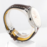 Breitling · Navitimer Chronograph 41 — 6 / 8 Breitling · Navitimer Chronograph 41 — 6 / 8