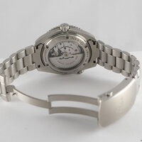 Omega · Seamaster Planet Ocean — 7 / 9 Omega · Seamaster Planet Ocean — 7 / 9