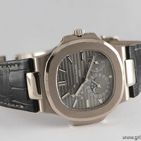 Patek Philippe · Nautilus — 7 / 9 Patek Philippe · Nautilus — 7 / 9
