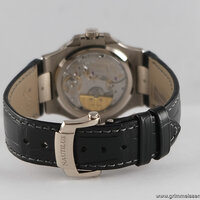 Patek Philippe · Nautilus — 5 / 9 Patek Philippe · Nautilus — 5 / 9