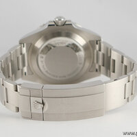 Rolex · Sea-Dweller 4000 — 5 / 8 Rolex · Sea-Dweller 4000 — 5 / 8