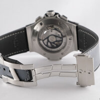 Hublot · Big Bang Chrono — 4 / 9 Hublot · Big Bang Chrono — 4 / 9