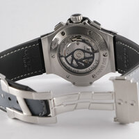 Hublot · Big Bang Chrono — 8 / 9 Hublot · Big Bang Chrono — 8 / 9