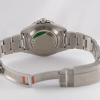 Rolex · Sea-Dweller 4000 — 8 / 9 Rolex · Sea-Dweller 4000 — 8 / 9