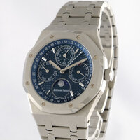 Audemars Piguet · Royal Oak Ewiger Kalender — 2 / 8 Audemars Piguet · Royal Oak Ewiger Kalender — 2 / 8