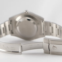 Rolex · Sea-Dweller 4000 — 4 / 9 Rolex · Sea-Dweller 4000 — 4 / 9