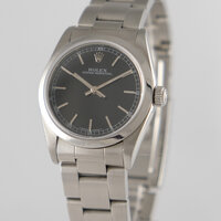 Rolex · Oyster Medium — 2 / 7 Rolex · Oyster Medium — 2 / 7