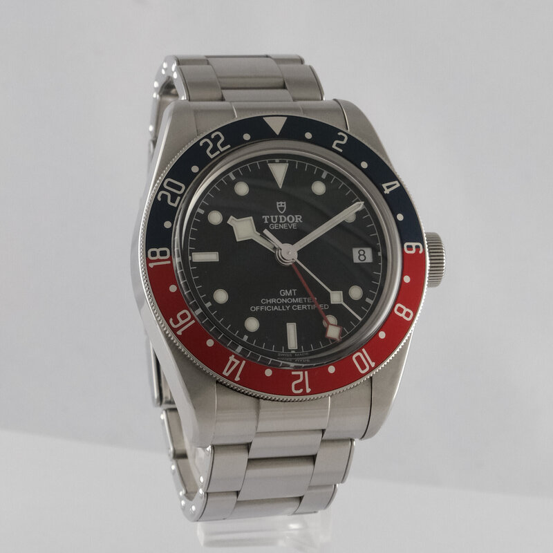 Tudor · GMT — 1 / 9 Tudor · GMT — 1 / 9