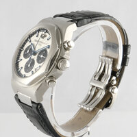 Girard Perregaux · Laureato Chrono — 6 / 9 Girard Perregaux · Laureato Chrono — 6 / 9