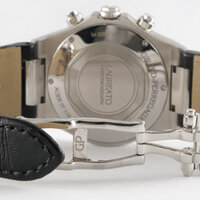 Girard Perregaux · Laureato Chrono — 4 / 9 Girard Perregaux · Laureato Chrono — 4 / 9