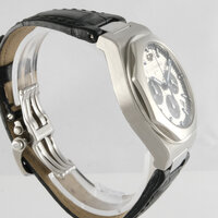 Girard Perregaux · Laureato Chrono — 7 / 9 Girard Perregaux · Laureato Chrono — 7 / 9