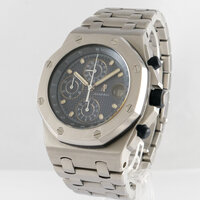 Audemars Piguet · Off Shore Chrono — 2 / 8