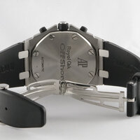 Audemars Piguet · Off Shore Chrono — 8 / 9