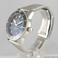 Breitling · Superocean Heritage B20 Automatic 42 — 3 / 9