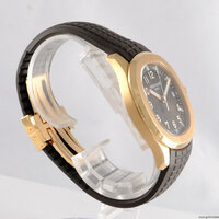 Patek Philippe · Aquanaut — 7 / 9 Patek Philippe · Aquanaut — 7 / 9