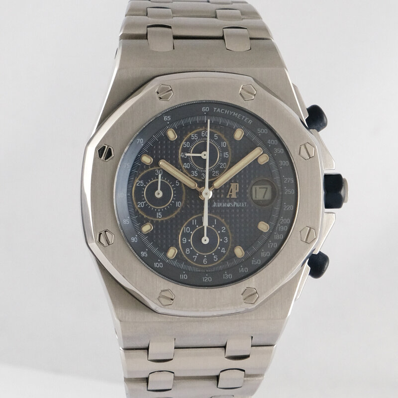Audemars Piguet · Off Shore Chrono — 1 / 8