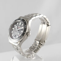 Omega · Seamaster Co Axial Chronometer — 5 / 8 Omega · Seamaster Co Axial Chronometer — 5 / 8