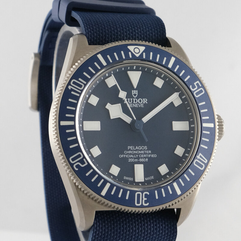 Tudor · Pelagos — 1 / 8 Tudor · Pelagos — 1 / 8