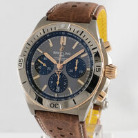 Breitling · Chronomat B01 42 Triumph — 2 / 9 Breitling · Chronomat B01 42 Triumph — 2 / 9