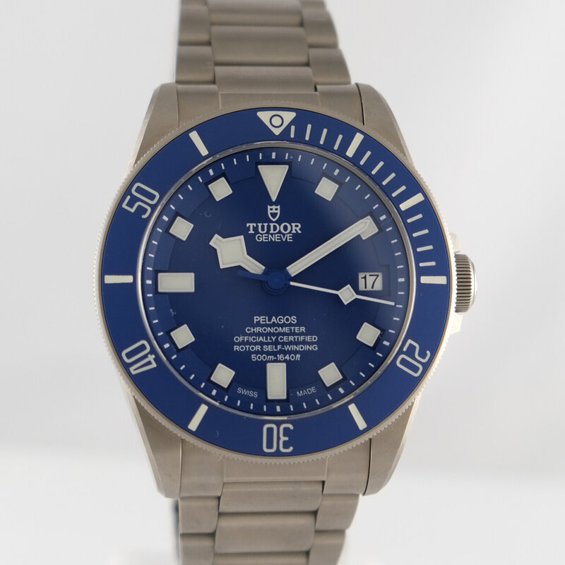 Tudor · Pelagos — 1 / 9 Tudor · Pelagos — 1 / 9