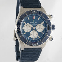 Breitling · Super Chronomat B01 44 — 2 / 8
