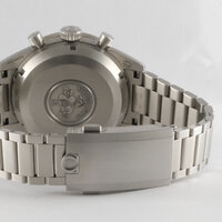 Omega · Speedmaster Pilot — 4 / 8