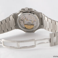 Patek Philippe · Nautilus — 7 / 9