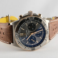 Breitling · Chronomat B01 42 Triumph — 9 / 9 Breitling · Chronomat B01 42 Triumph — 9 / 9