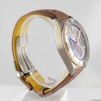 Breitling · Chronomat B01 42 Triumph — 7 / 9 Breitling · Chronomat B01 42 Triumph — 7 / 9