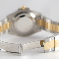 Rolex · Submariner Date — 6 / 9 Rolex · Submariner Date — 6 / 9