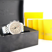 Breitling · Navitimer World — 6 / 9 Breitling · Navitimer World — 6 / 9