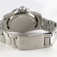 Rolex · Submariner — 4 / 8 Rolex · Submariner — 4 / 8