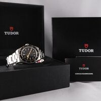 Tudor · Black Bay 58 — 5 / 8 Tudor · Black Bay 58 — 5 / 8