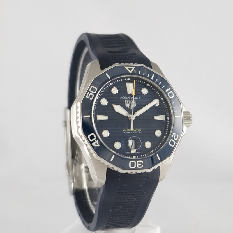 TAG Heuer · Aquaracer — 1 / 8 TAG Heuer · Aquaracer — 1 / 8